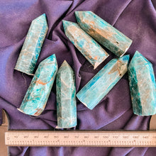 Load image into Gallery viewer, Blue Apatite Point
