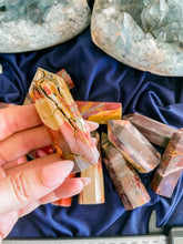 Load image into Gallery viewer, Mookaite Point