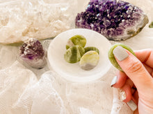 Load image into Gallery viewer, Serpentine Worry Stone