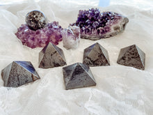Load image into Gallery viewer, Hematite Pyramid