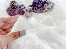 Load image into Gallery viewer, Selenite Pyramid