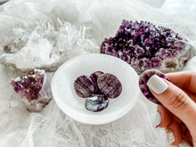 Load image into Gallery viewer, Fluorite Worry Stone