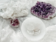 Load image into Gallery viewer, Clear Quartz Worry Stone