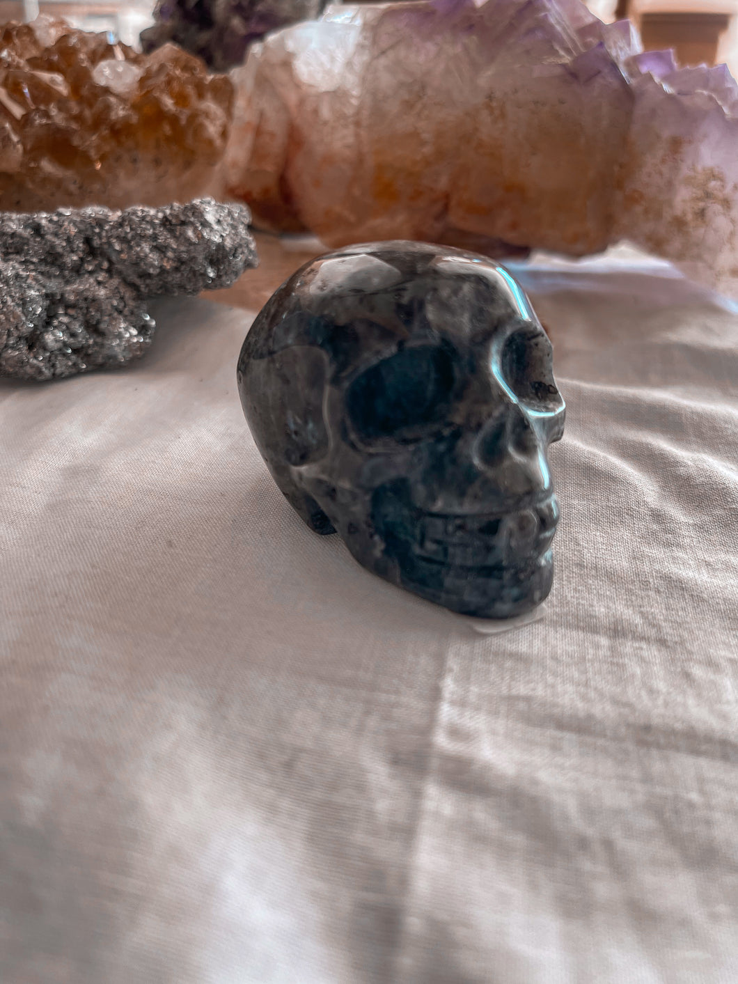 Labradorite Skull (small)