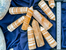 Load image into Gallery viewer, Yellow Calcite Point
